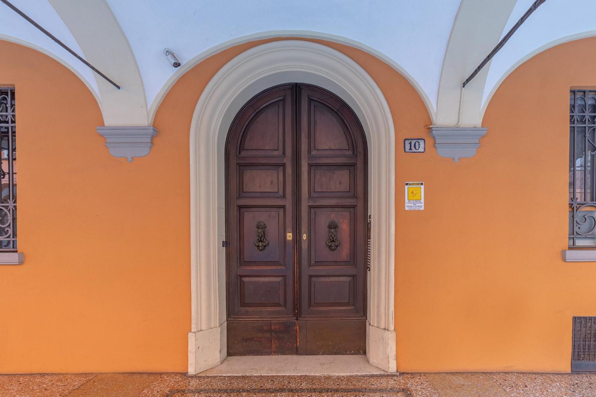 Bolo Stay Central Apartment Bologna Bagian luar foto