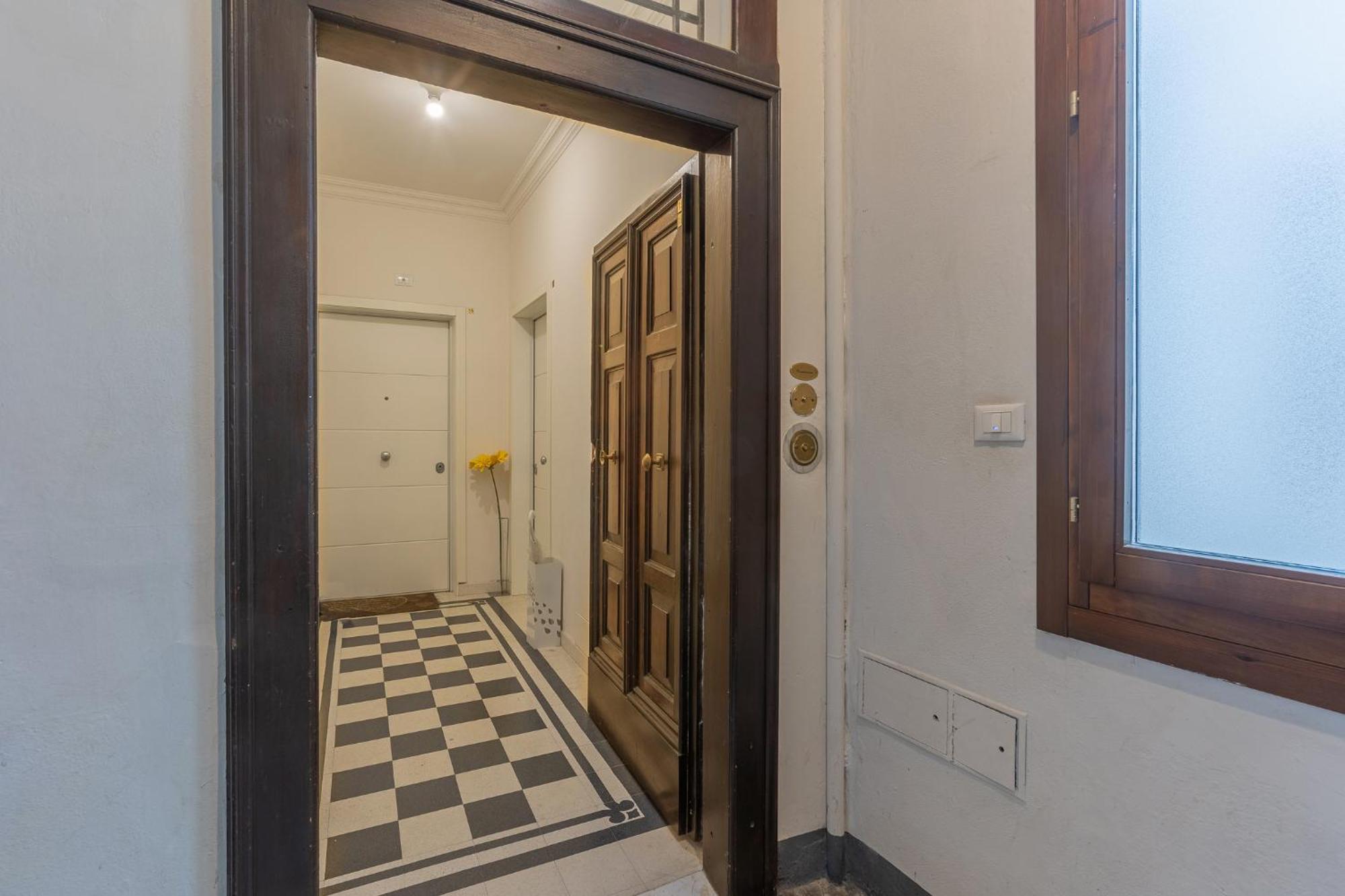 Bolo Stay Central Apartment Bologna Bagian luar foto